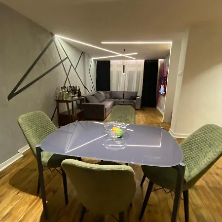 87m2 Block 24 Business Casual *