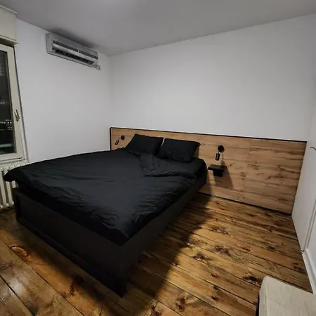 87m2 Block 24 Business Casual * בלגרד